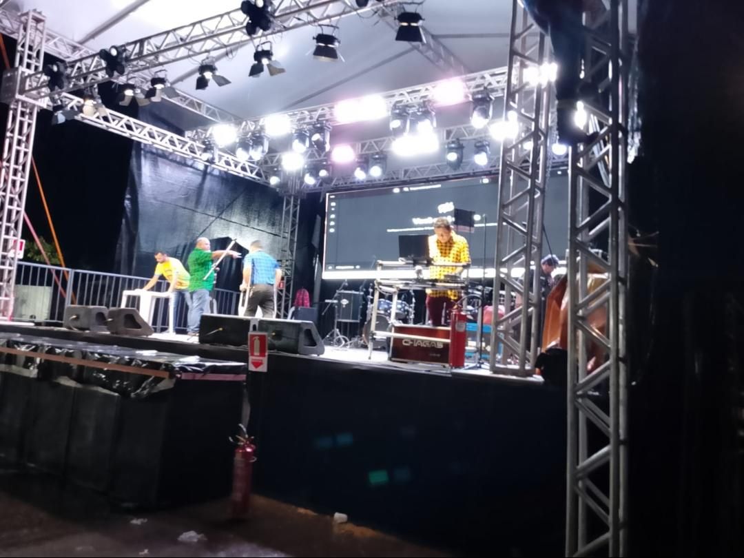 Varas de luz · moving heads — Forrozão da Anchieta 2026