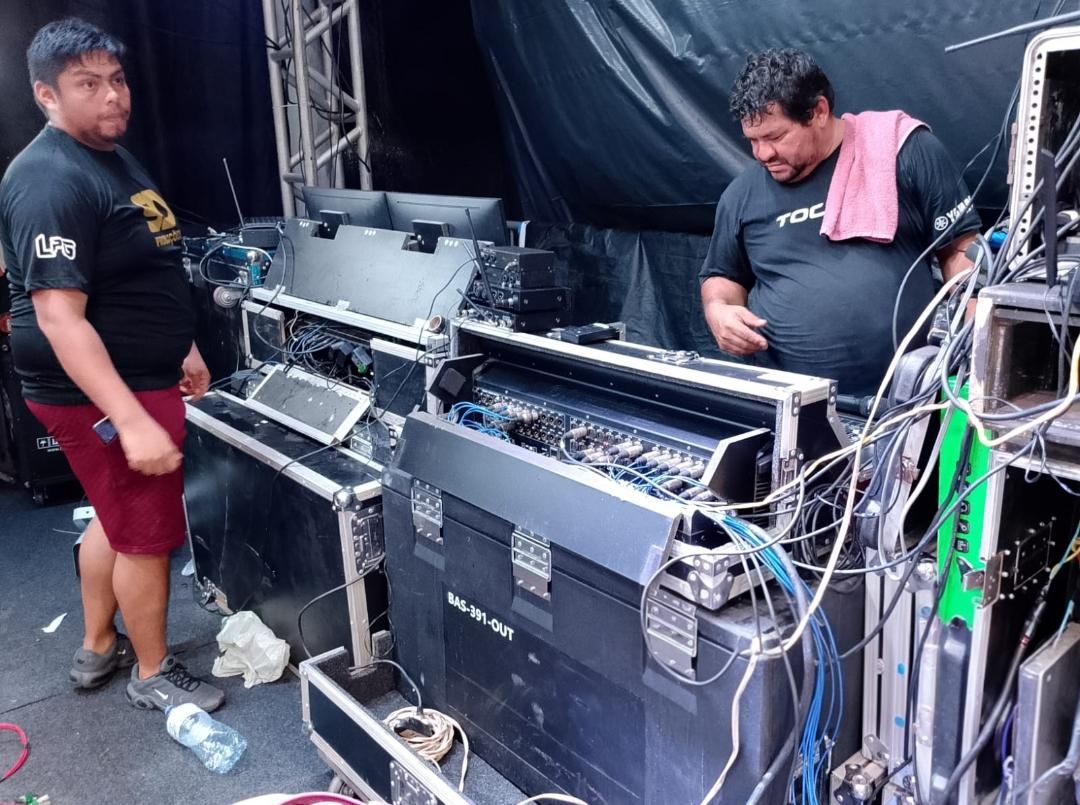 Bastidores · racks de áudio — Forrozão da Anchieta 2026